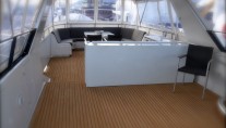 QUEEN SOUTH -  Flybridge Enclosed